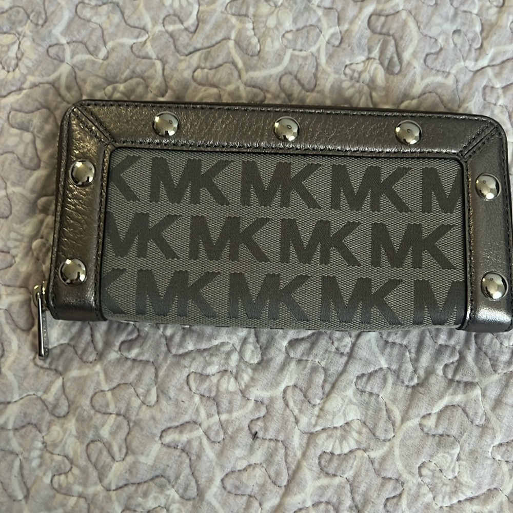 Micheal Kors wallet
